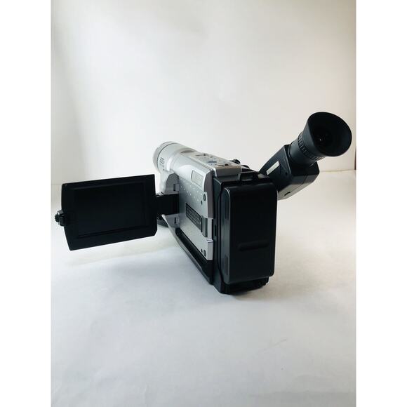 JVC GR-SXM740U Super VHS-C Camcorder w/Bag,New Battery, Charger,Cassette Adapter - Picture 4 of 14